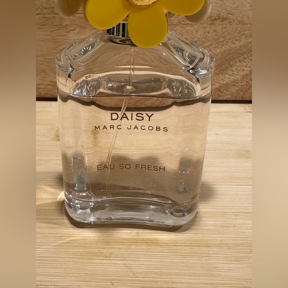 Marc Jacobs Daisy Eau So Fresh 75ml Perfume Spray - Picture 6 of 6